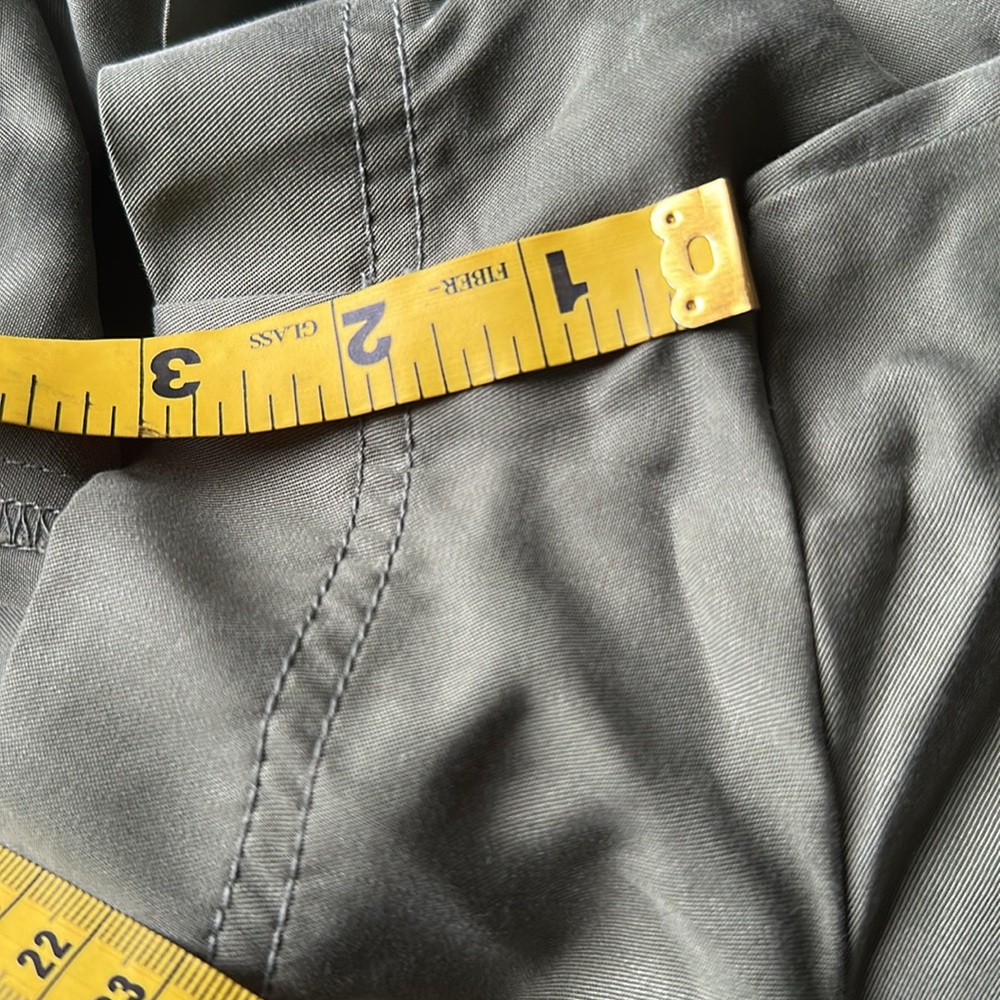 Banana Republic cargo style romper size large NWTS Army green. Pockets! - Picture 9 of 9